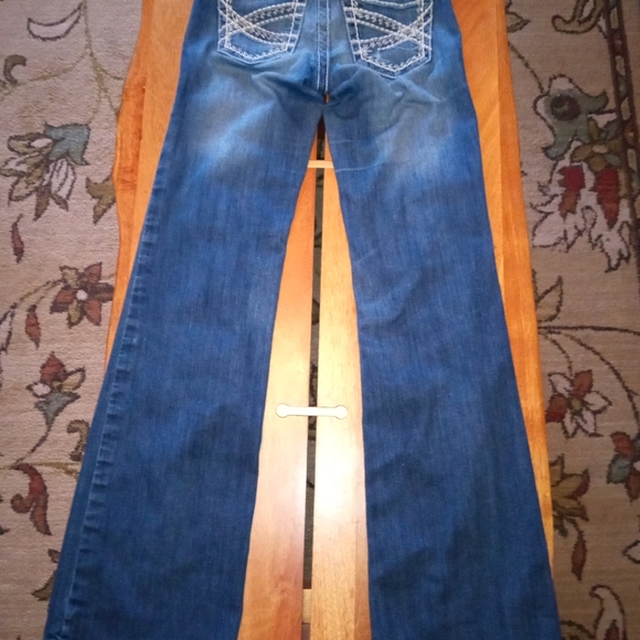 Like New Ariat Blue Jeans - Picture 2 of 3